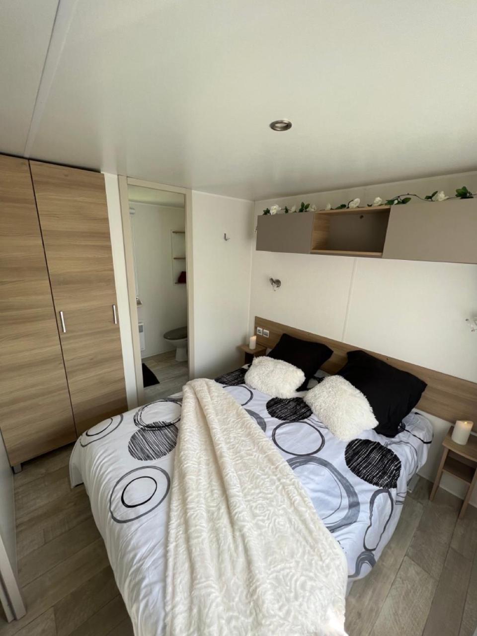 Mobil-Home 4 Etoiles Avec Piscine Proche De Blois Onzain Exterior photo
